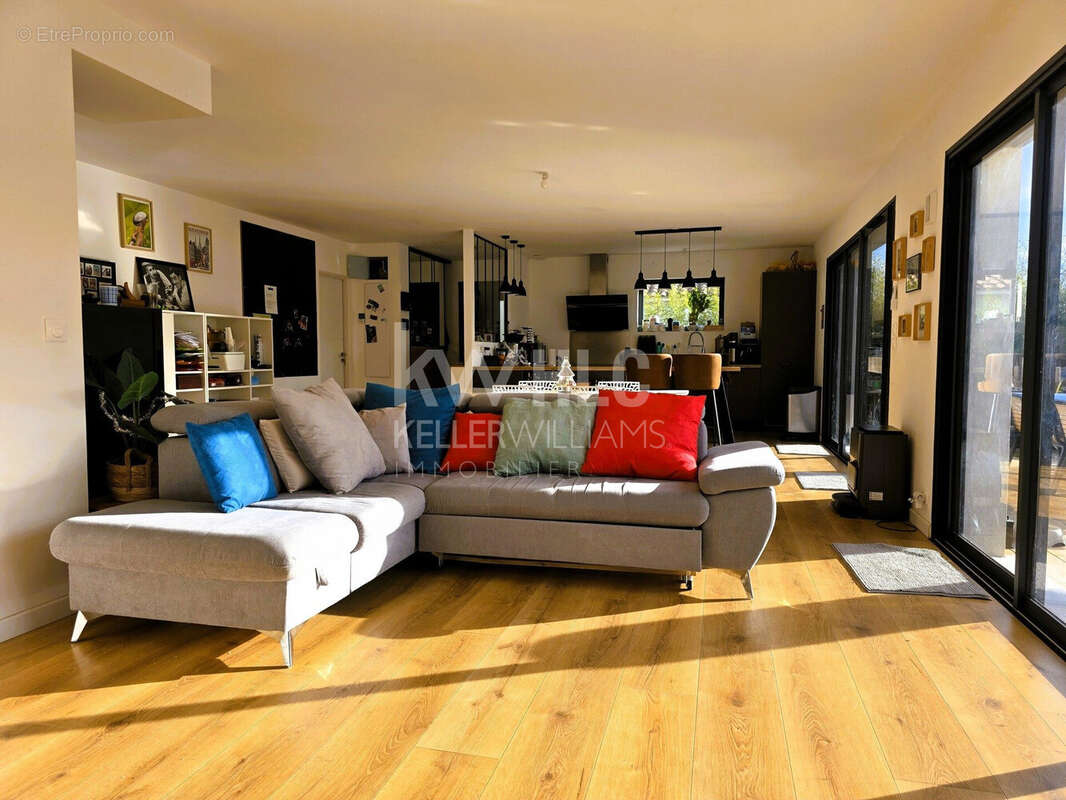 Maison 117 m² à Saint-Chamas  - photo 9