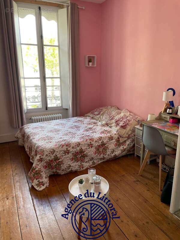 Maison à CORME-ROYAL