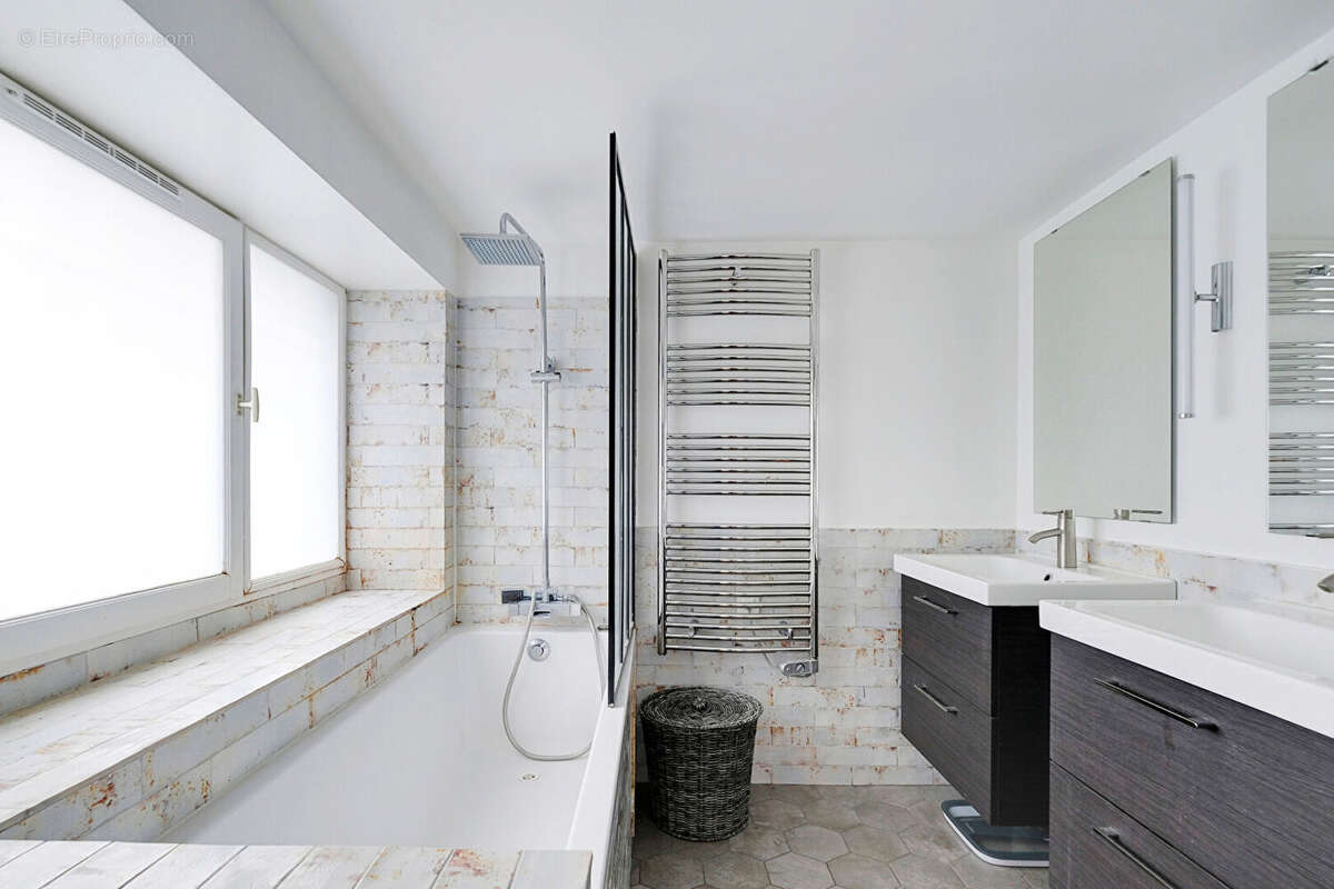 Appartement à PARIS-11E