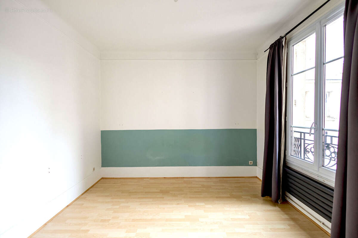 Appartement à PARIS-14E