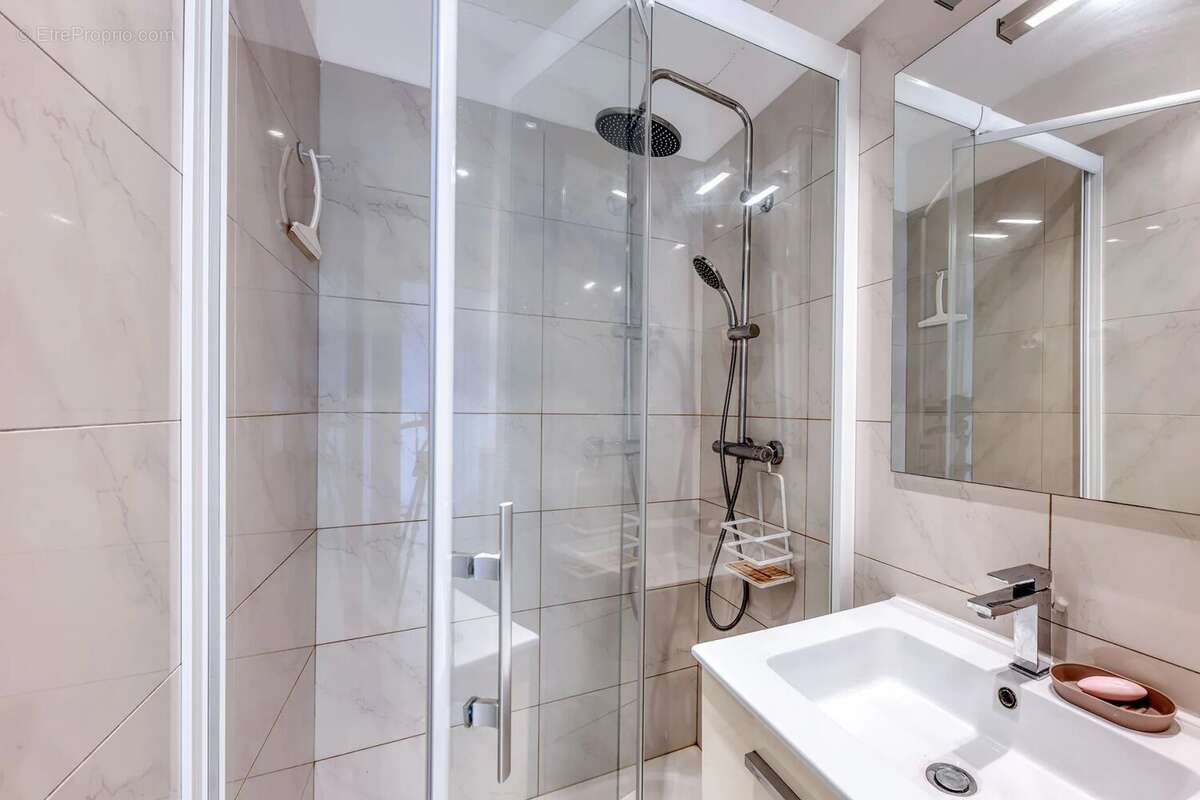 Appartement à VALLAURIS