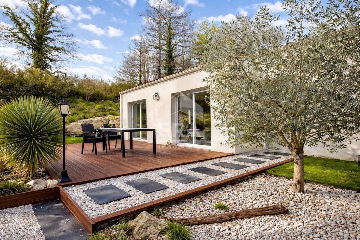 Maison à BUSSAC-SUR-CHARENTE