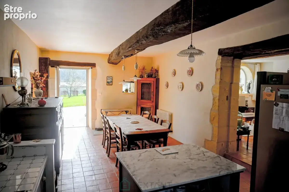 Ancienne maison forte du XIIIe siècle, nichée sur les hauteurs de la petite Venise du Périgord. - photo 18
