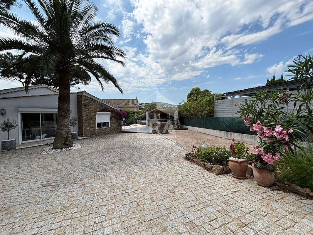 Maison à FREJUS