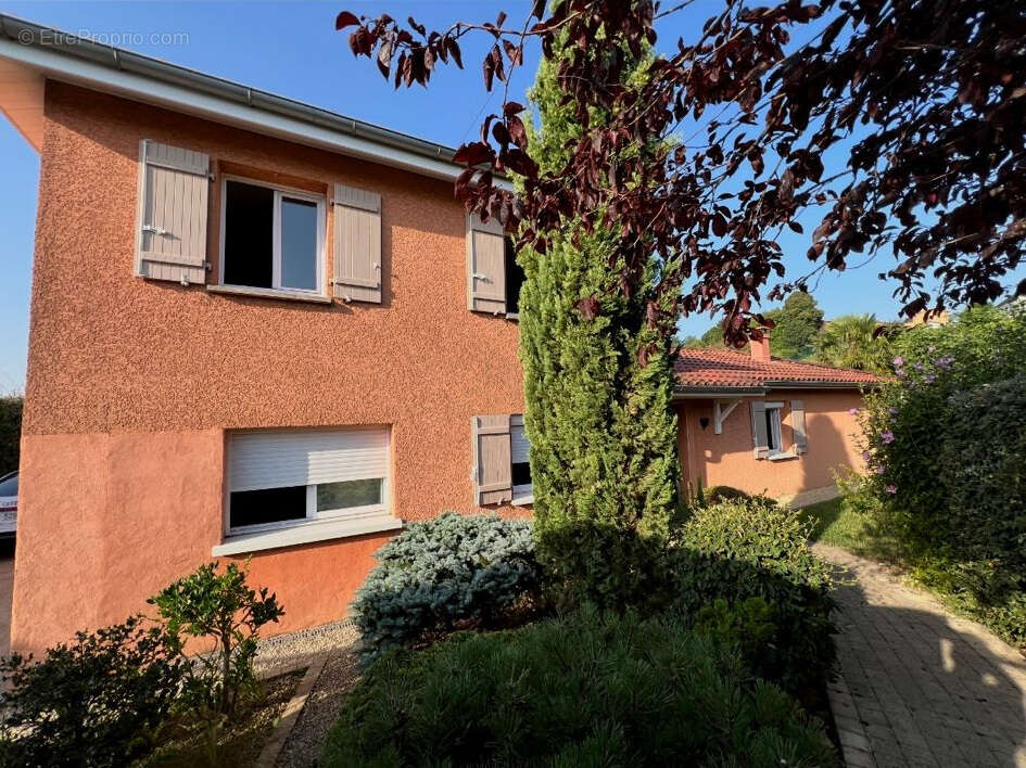 Maison à SAINT-CYR-SUR-LE-RHONE