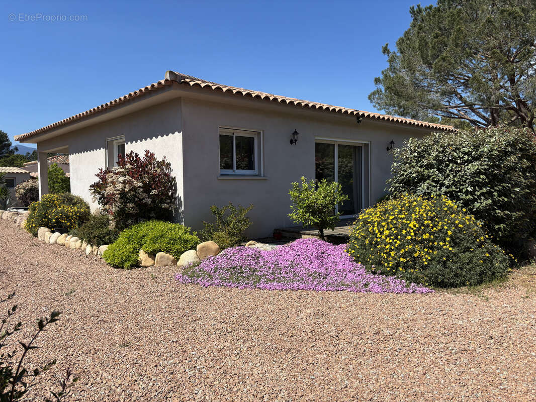 Villa 3 pièces avec piscine sur la route des plages - photo 25