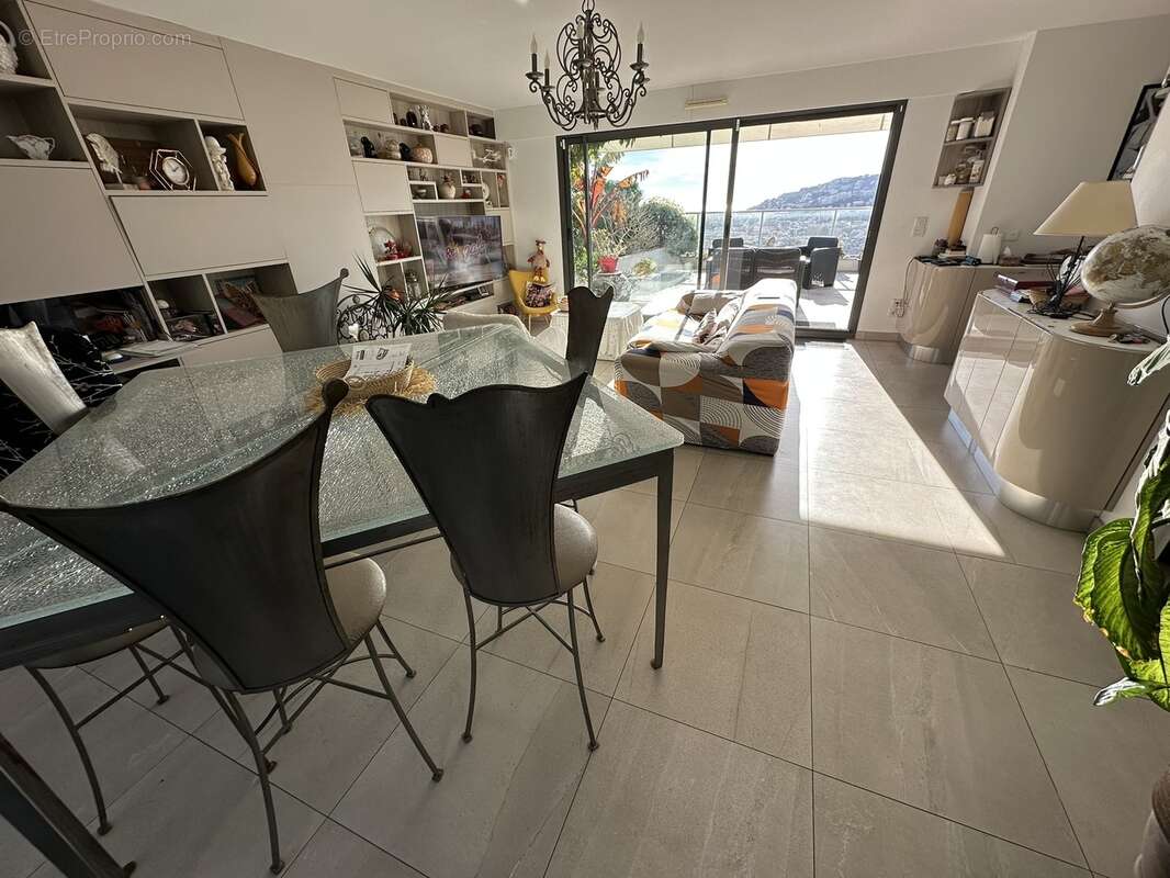 4 pieces dernier etage + terrasses - vue panoramique mer - chambrun - photo 16