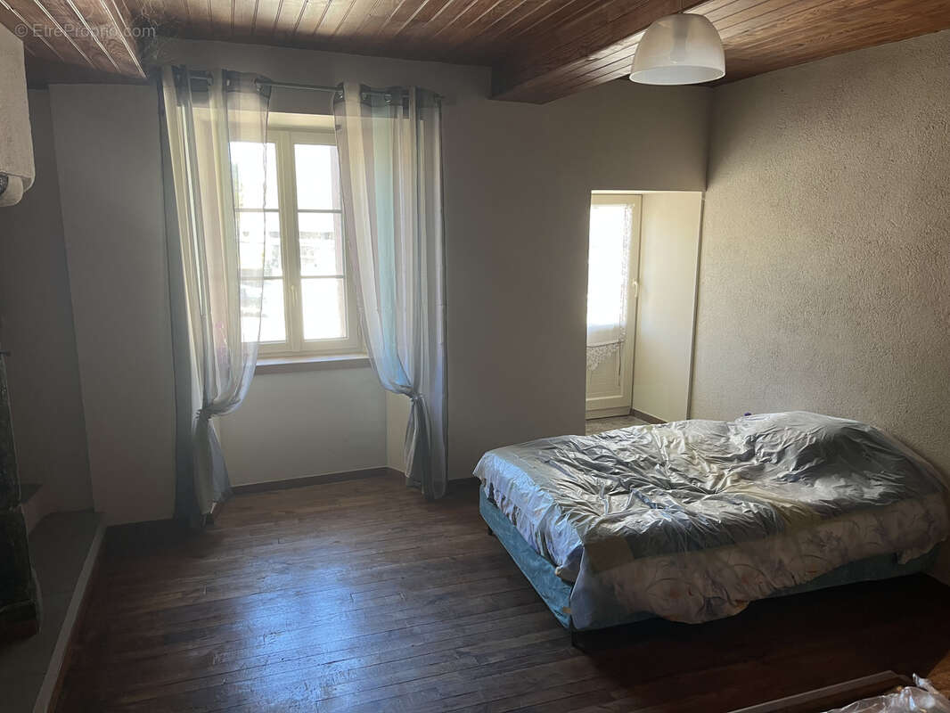 Maison à ANGLARDS-DE-SALERS