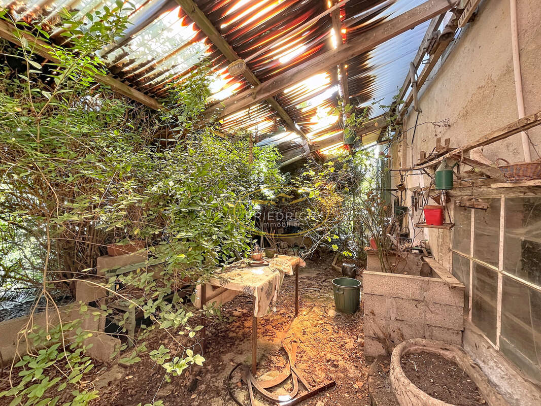 Maison à VELAINES