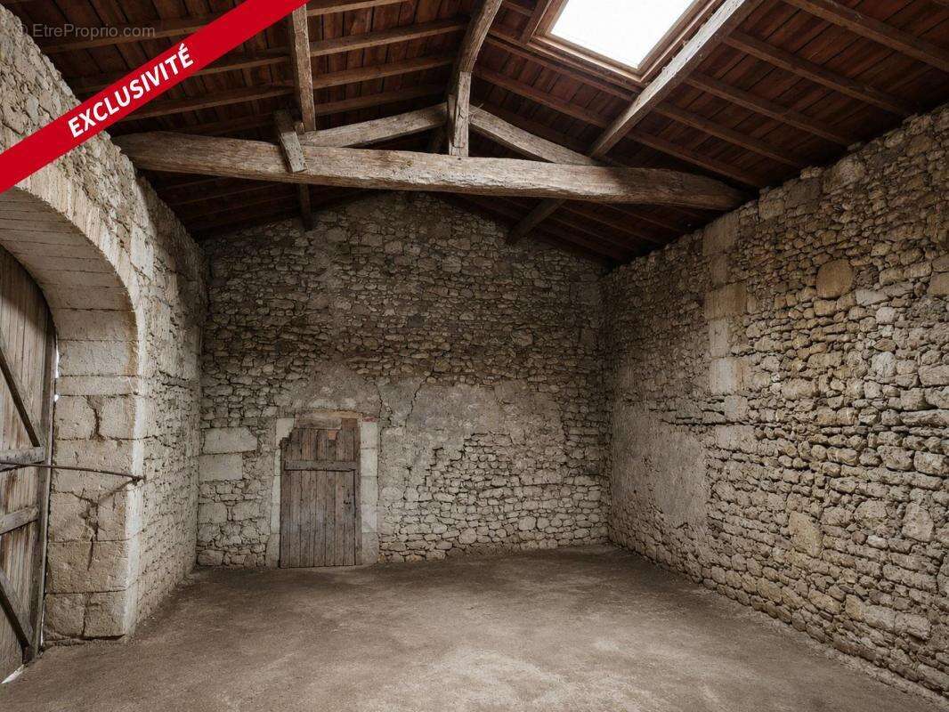 Propriété de caractère avec plus de 12 000 m² de terrain – Un remarquable potentiel de rénovation - photo 14