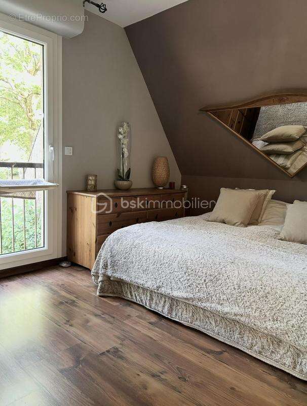 Maison à MERY-SUR-OISE