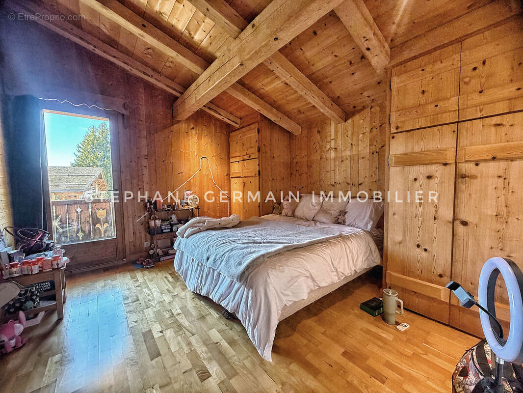 Maison à DEMI-QUARTIER