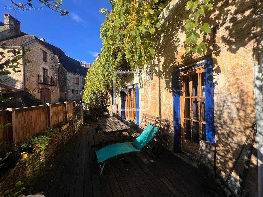 Maison à SALIGNAC-EYVIGUES