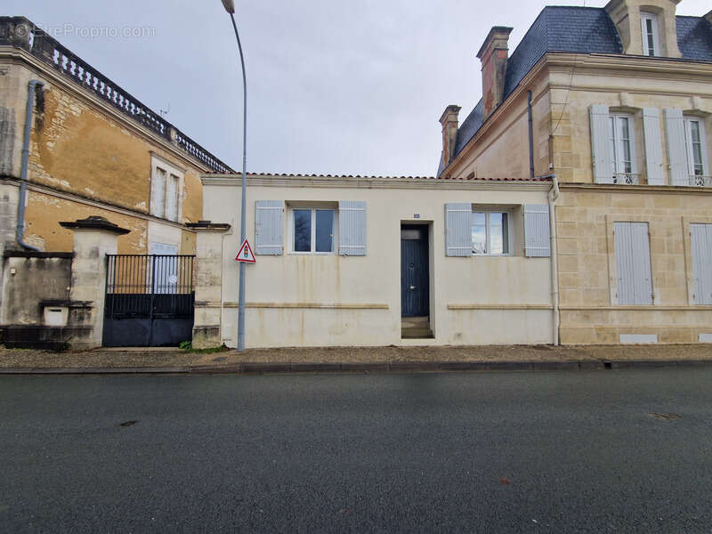 Maison à SAINT-JEAN-D'ANGELY