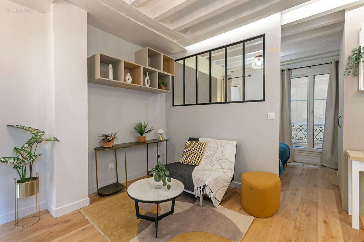 Appartement à PARIS-3E