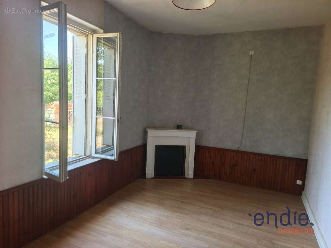 MURAT : maison de 9 pièces (152 m²) en vente - photo 4