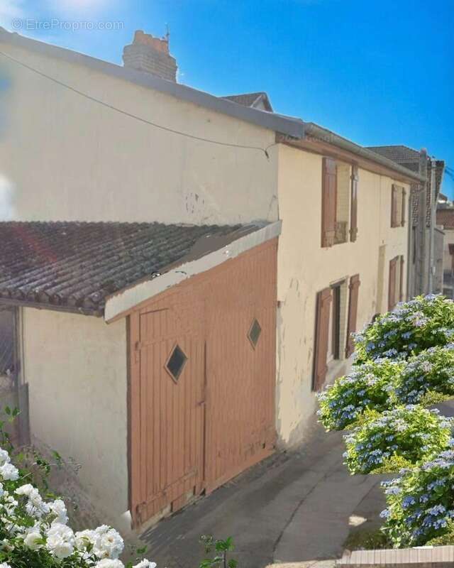 Maison T5 à vendre VITTEL (88) avec petit garage, cave et terrain - photo 5