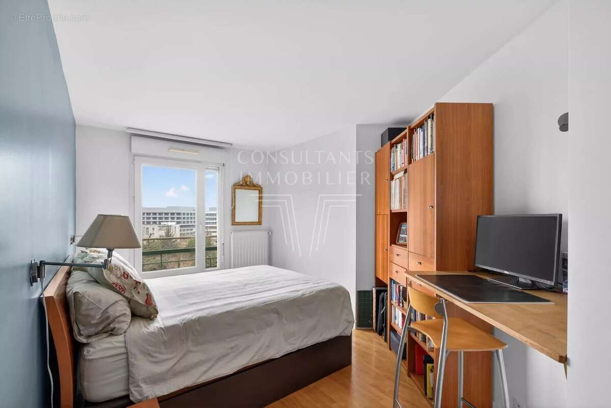 Appartement à COURBEVOIE