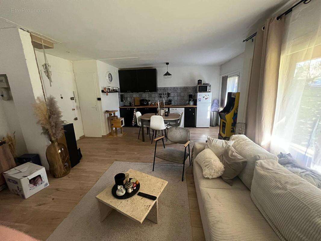 Appartement à FRESNES