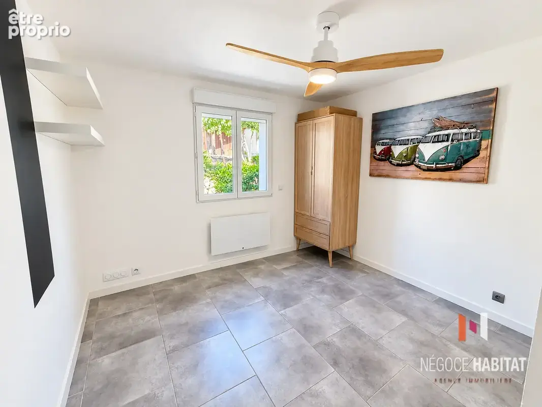 Maison de plain-pied 100 m2 avec piscine, terrain 650 m2 , proche centre du village - photo 5