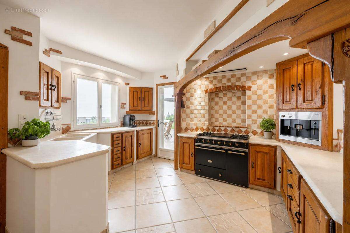 Maison de 6 pièces de 256 m² à Le Bar-sur-Loup - photo 57