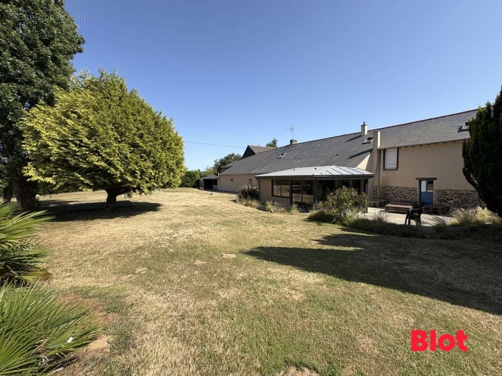 Maison 252 m² à Montauban-De-Bretagne  - photo 5