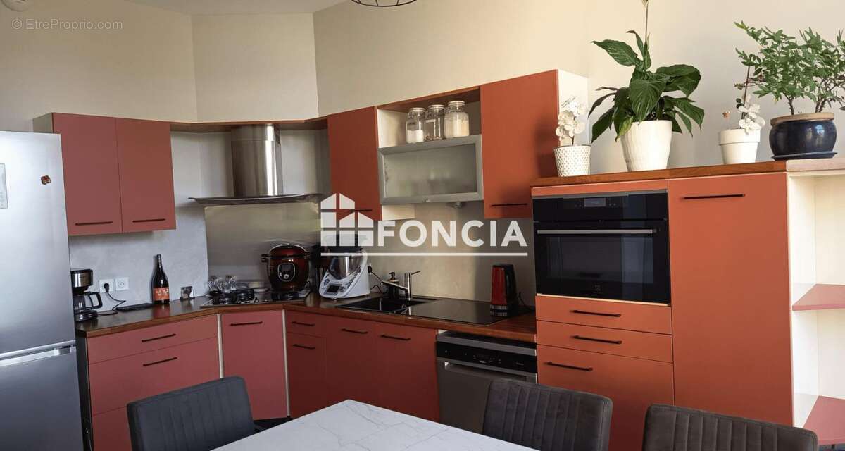Appartement au charme haussmannien de 103m2 avec stationnement, cave en plein centre ville Aixois - photo 5