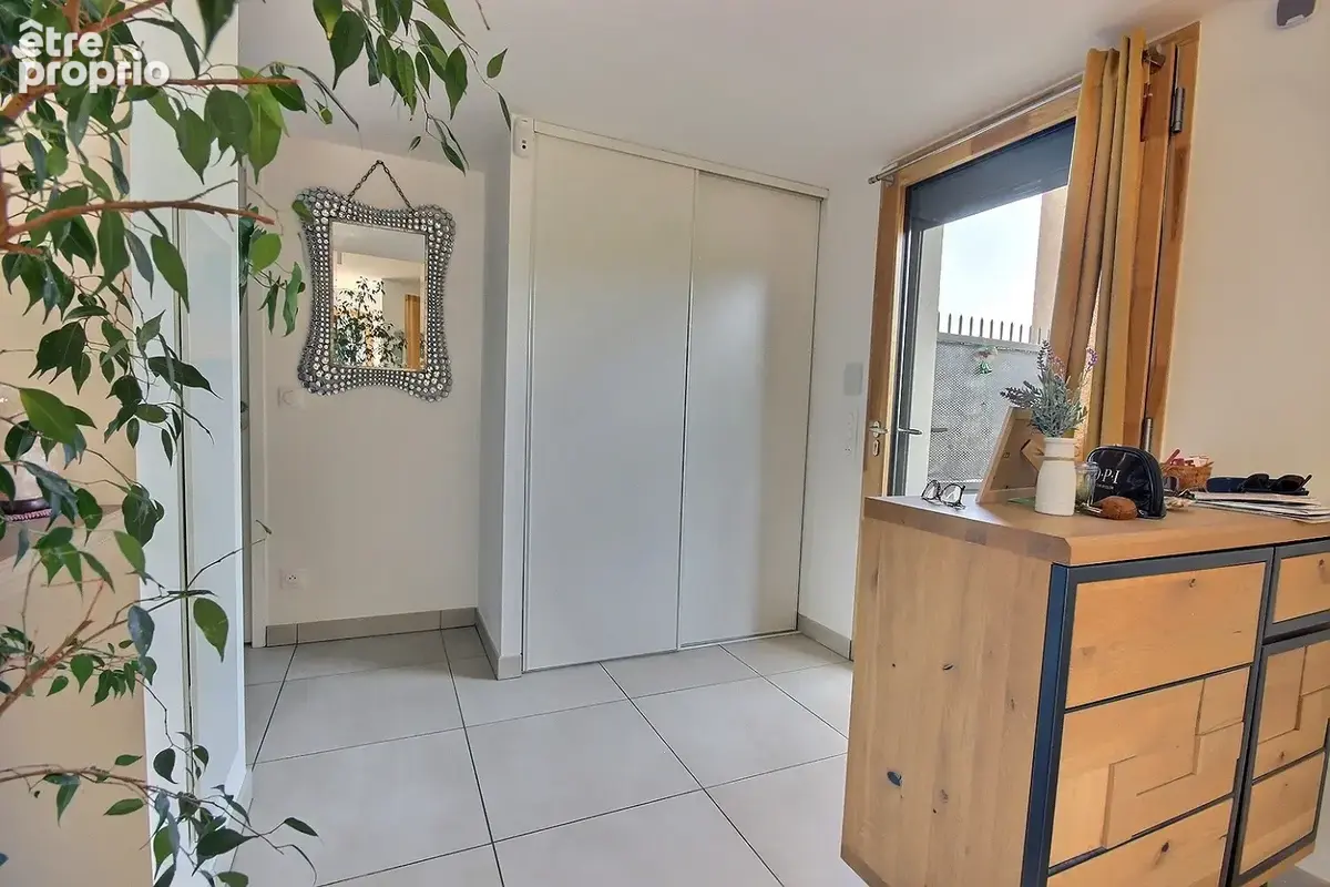 Saint-bonnet-les-oules   appartement t2 de standing avec terrasse privative - photo 5
