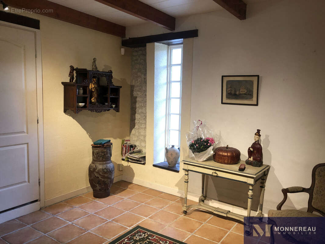 Maison à BARBEZIEUX-SAINT-HILAIRE