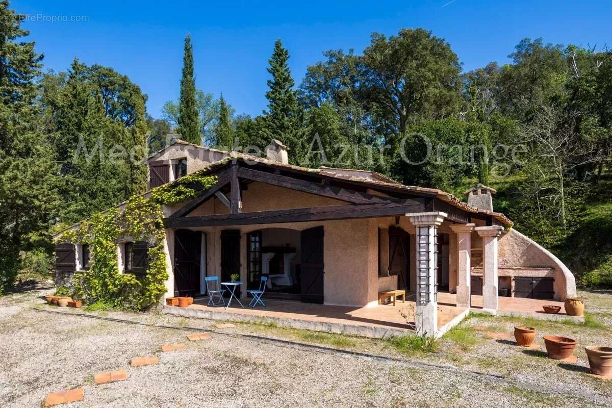 Maison à LA GARDE-FREINET