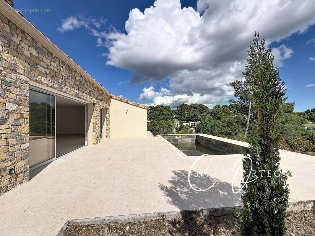 Photo 1 - Maison à NIMES