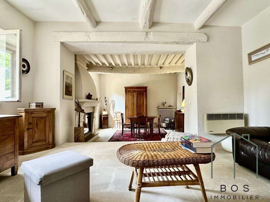 Maison à OPPEDE