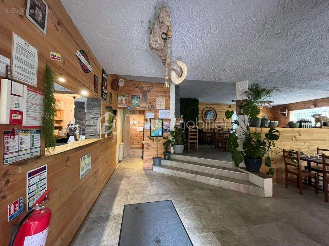 Restaurant + murs + logement – emplacement stratégique – forte rentabilité potentielle - photo 5