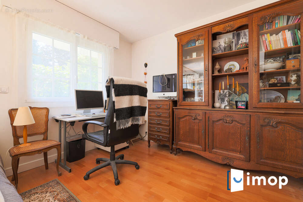 Appartement à LE PLESSIS-ROBINSON