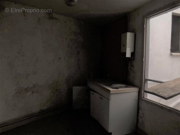 Commerce à CONFOLENS