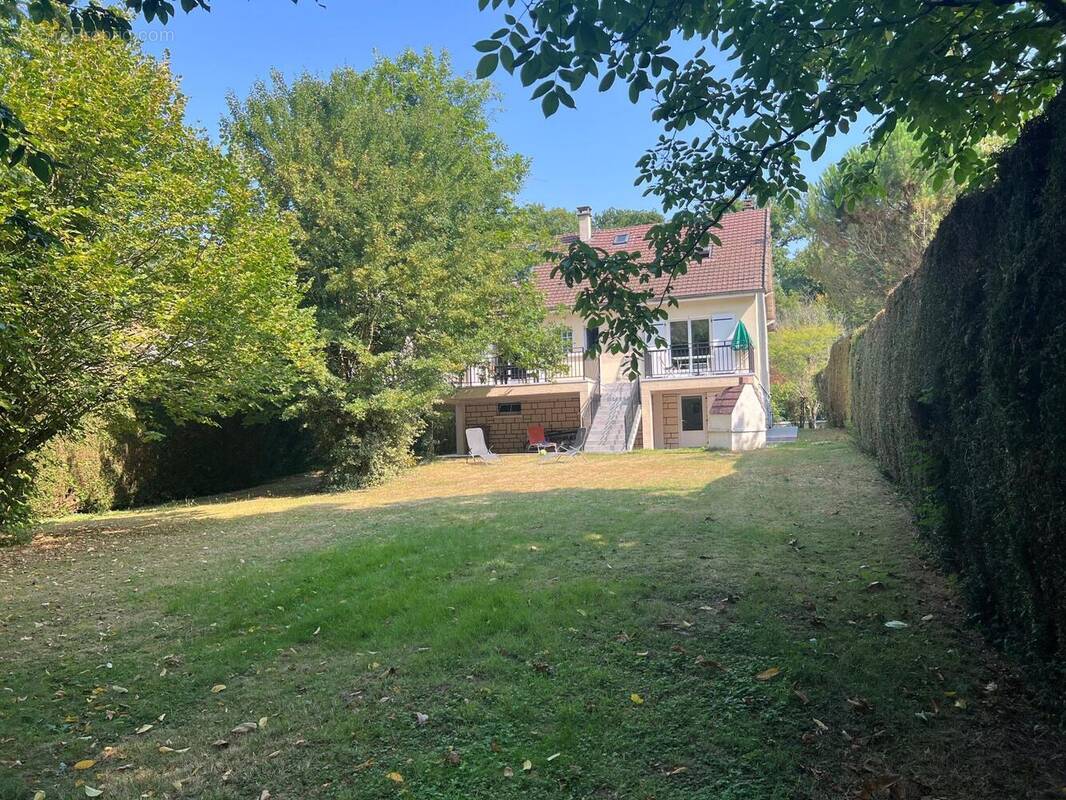 Photo 1 - Maison à LE MESNIL-SAINT-DENIS