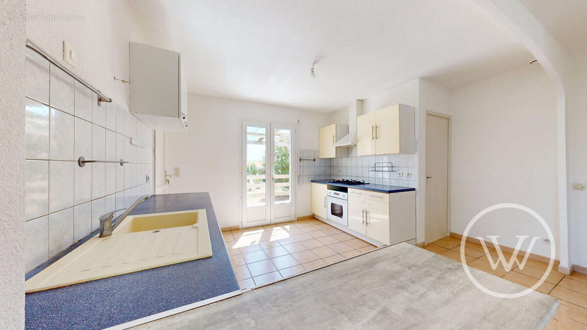 Maison à VILLENEUVE-LES-MONTREAL