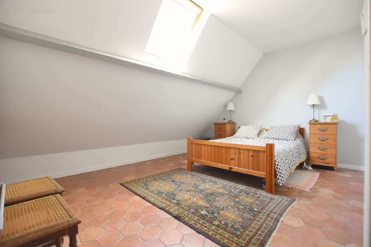 Maison à LES ESSARTS-LE-ROI