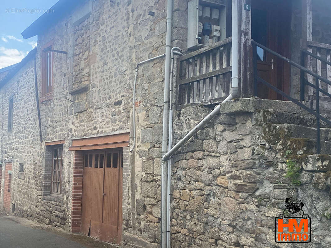 Maison à SAUVIAT-SUR-VIGE