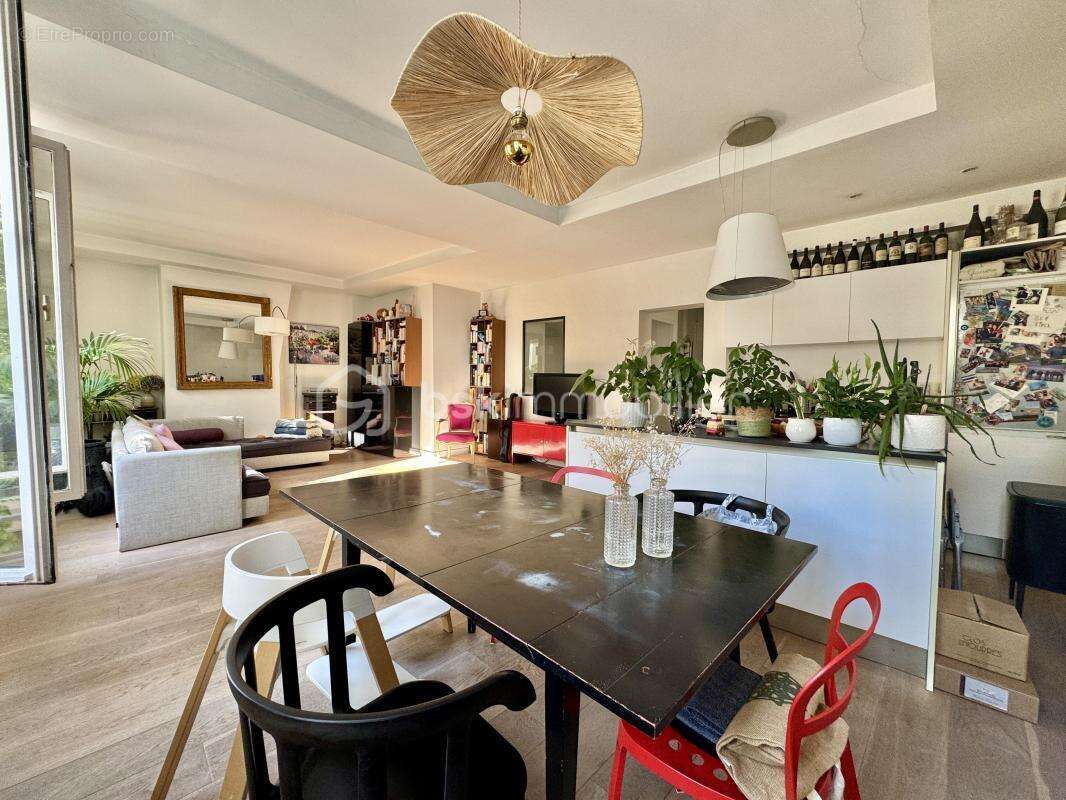 Appartement à PARIS-9E