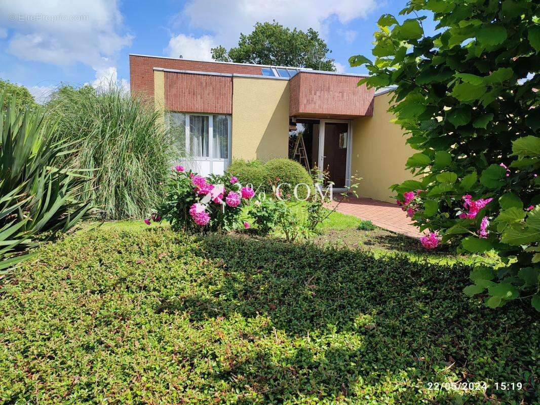 Maison à MOYENNEVILLE