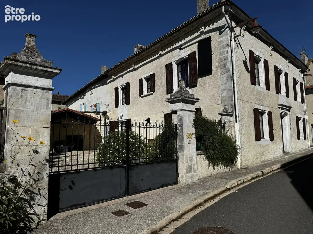 Photo Maison à Saint-Severin au prix de 225 000€