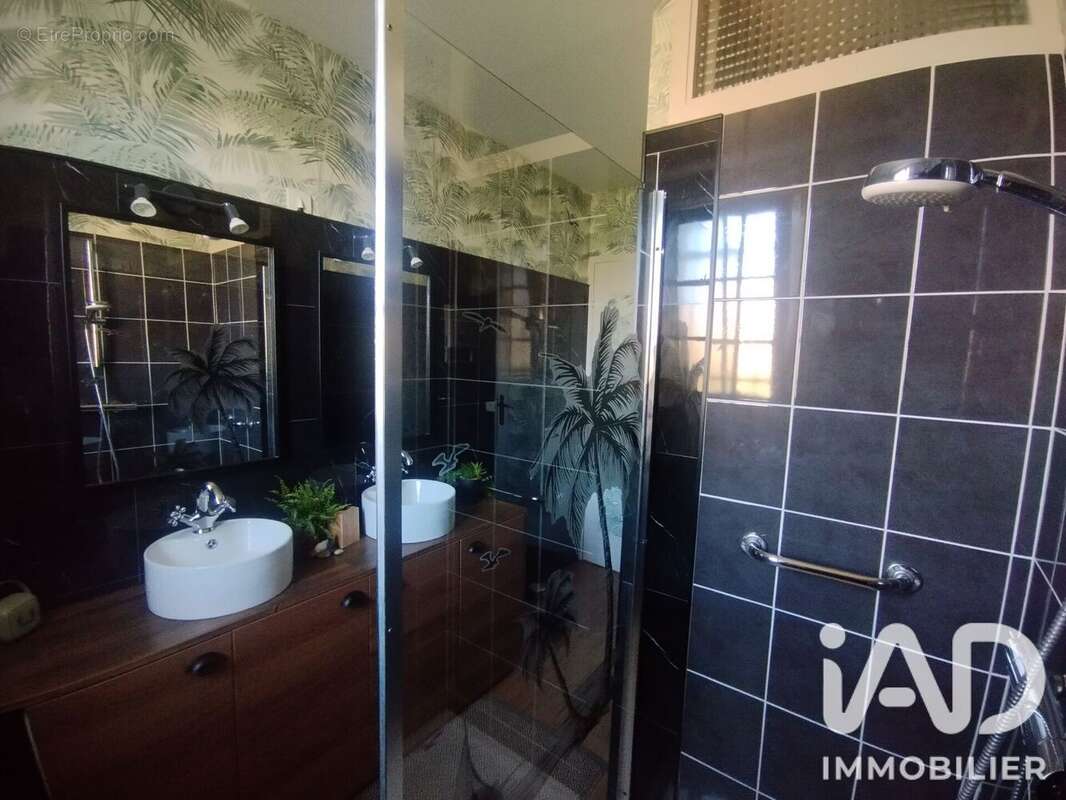 Maison 116 m² à Saint-Denis-Les-Ponts  - photo 4