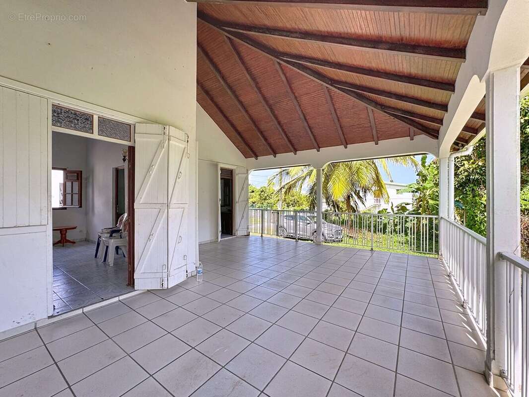 Maison à CAPESTERRE-BELLE-EAU