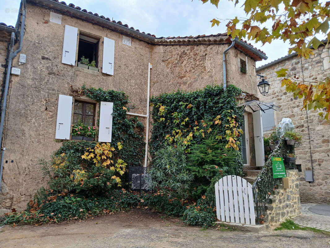 Maison à AILHON
