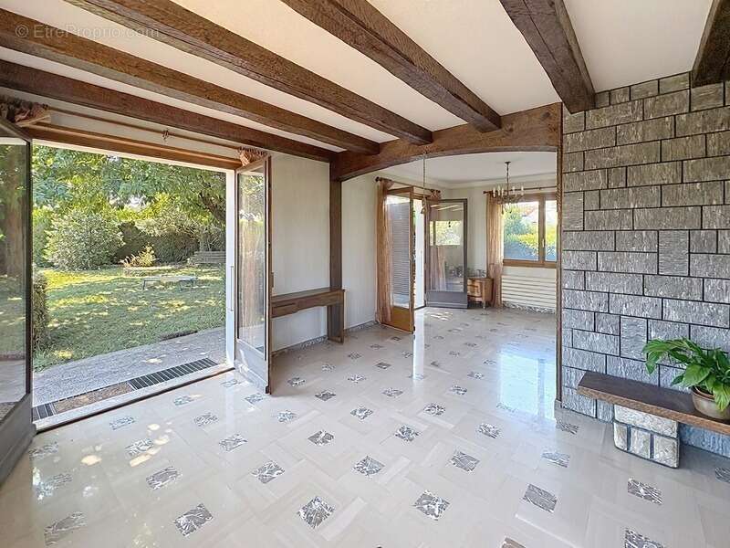 Maison à VETRAZ-MONTHOUX