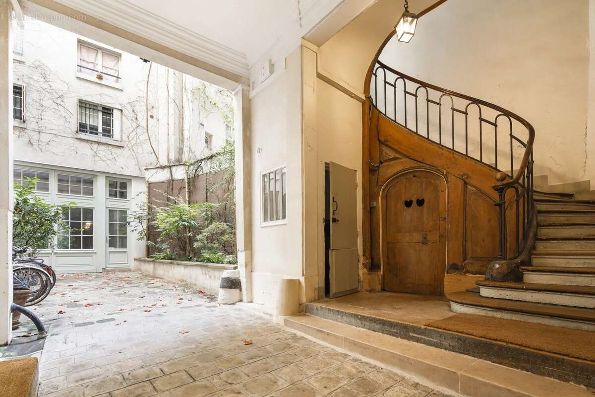 Appartement à PARIS-3E