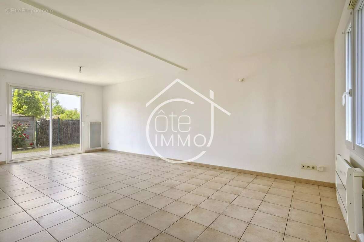 Maison à SAINT-QUENTIN-DE-BARON