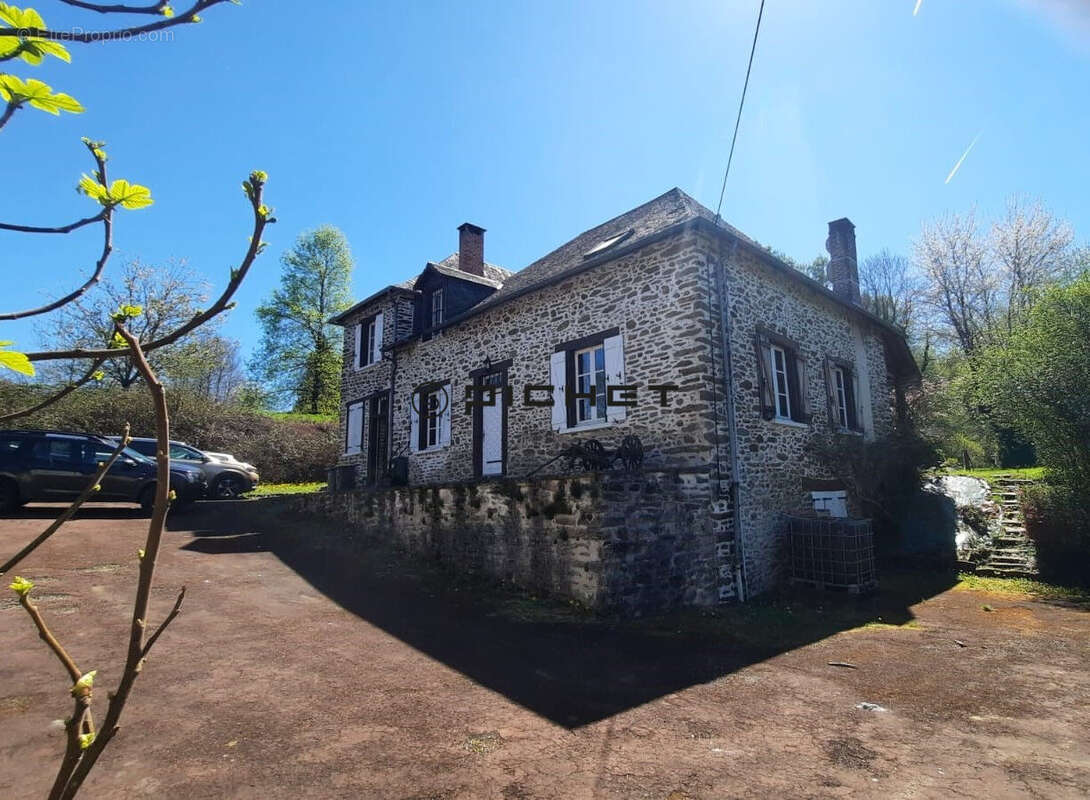 Maison à UZERCHE