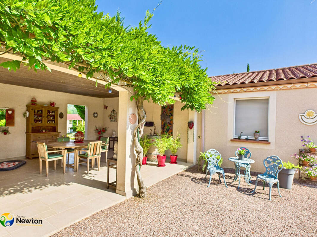 LOT- LUZECH    Superbe propriété, 4 chambres, située dans un grand parc clos avec piscine chauffée. - photo 14